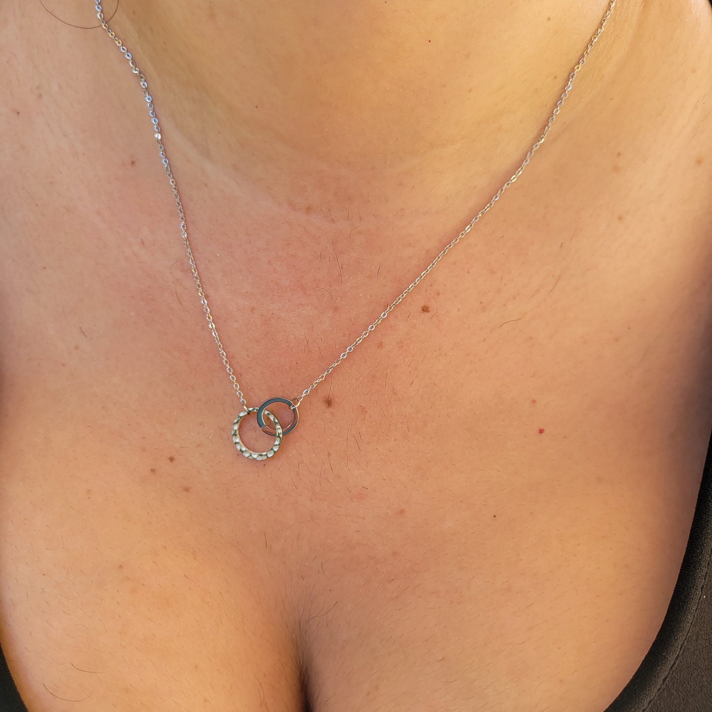 Collar Doble Círculo - Textura / Círculos Entrelazados / Acero Inoxidable