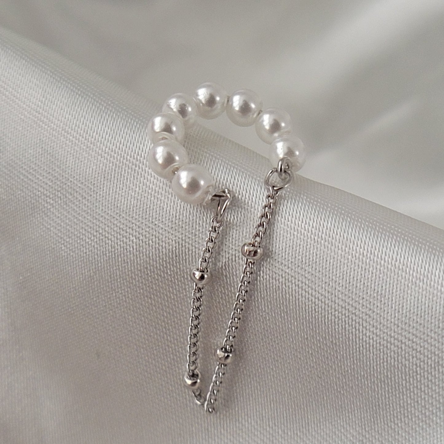 Chain Pearl Ear Cuff - No Piercing Needed / Silver / Gold