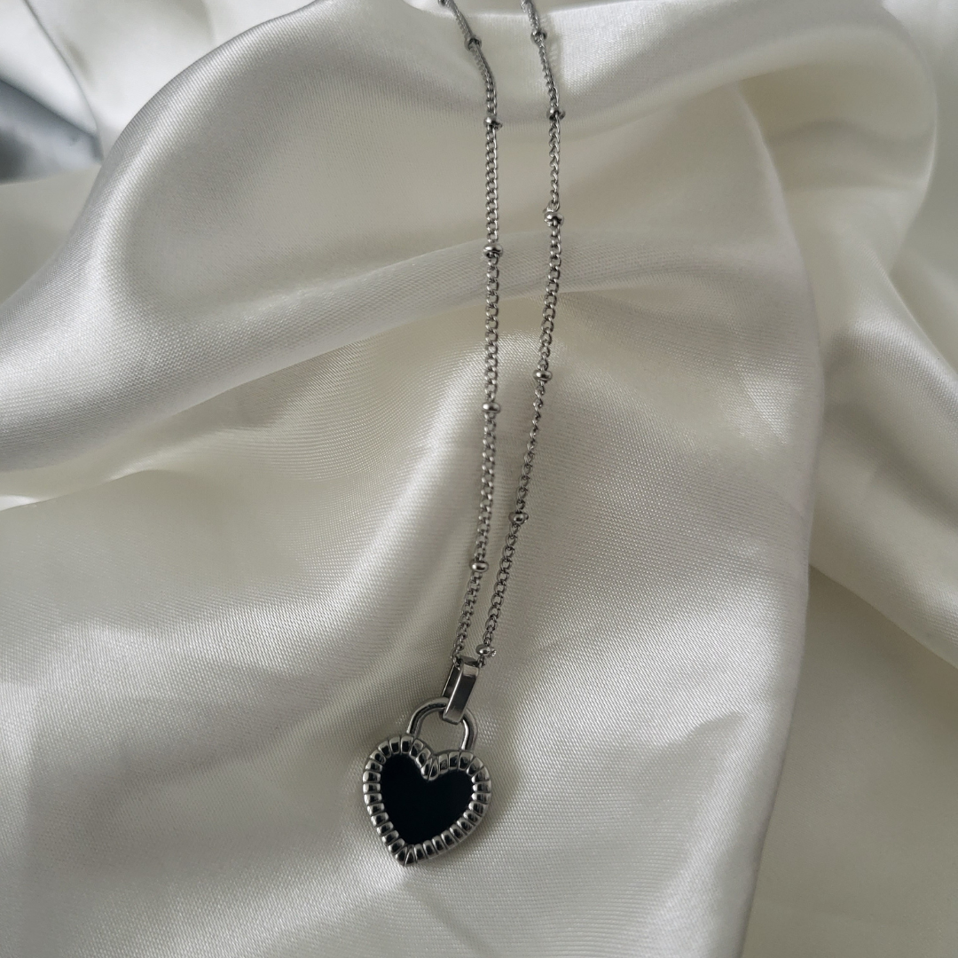 Collar Dúo - Corazón Negro / Corazón Blanco / Doble Cara